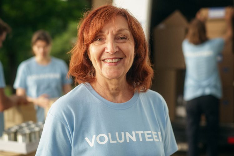 Someren Glen Senior Living Community in Centennial, CO - sg senior woman volunteering