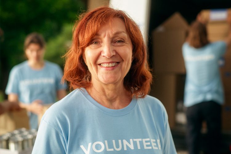 Someren Glen Senior Living Community in Centennial, CO - senior adults volunteering